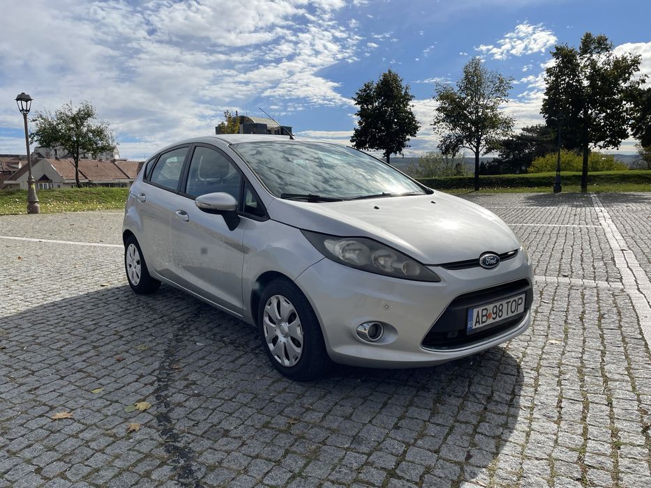 Ford Fiesta 1.6 TDCi 95 CP – 2011 – Euro 5 – Moondust Silver