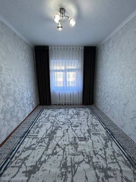 2 xonali kvartira sotiladi