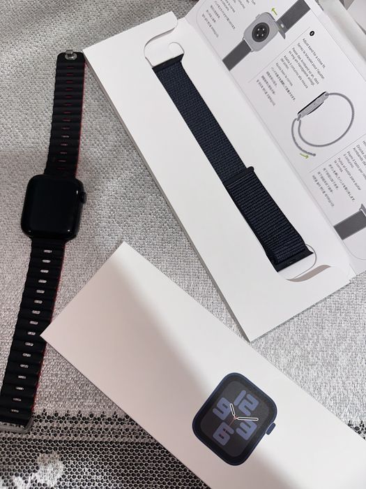 Apple Watch SE 2 (44mm) Midnight с 2 години гаранция