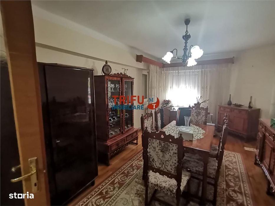 Apartament cu 3 camere de vânzare în zona Centru, Alba Iulia