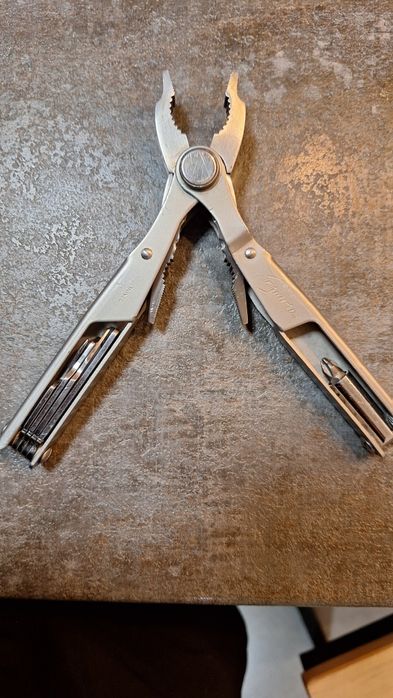 FlipGrip multitool