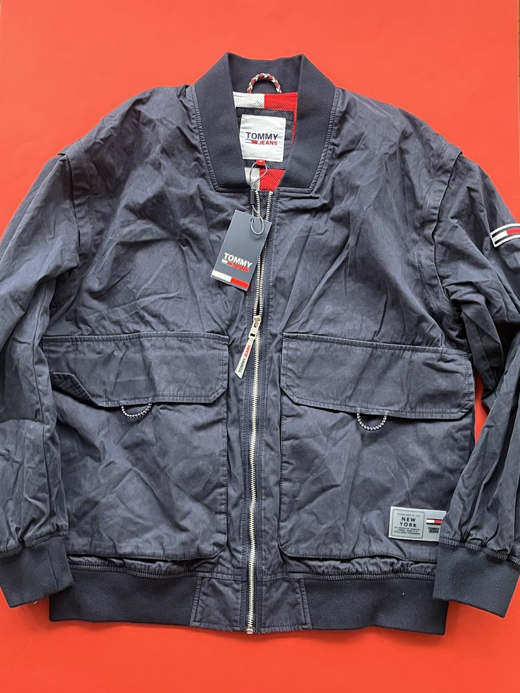 Tommy Hilfiger : Zip Sleeve Bomber - НОВО яке/елек М / Оригинал
