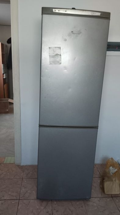 Продам холадиник хороши састаяние рабочи все работают