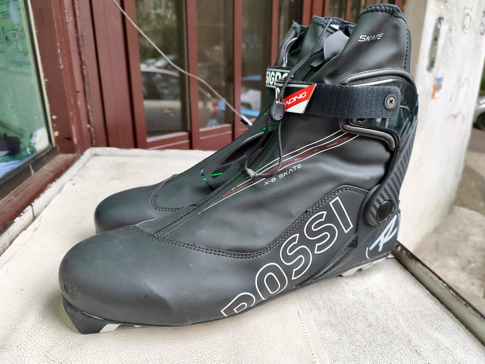Rossignol X-8 skate clapari ski fond marimea 49 NOI