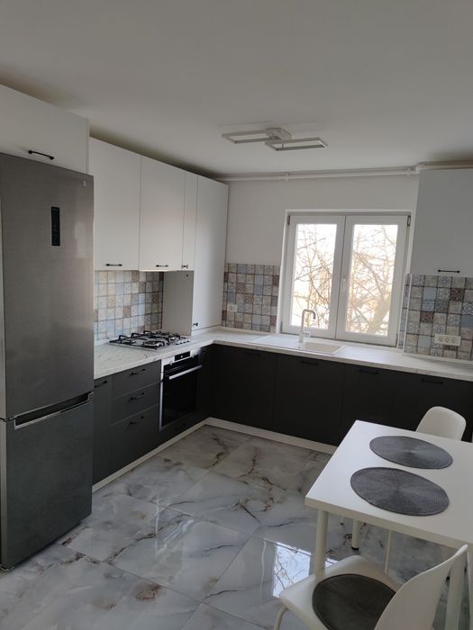 Proprietar inchiriez apartament 4 camere zona Dacia