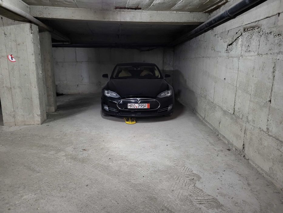 Продава се Гараж / Паркомясто в Несебър - 26 кв.м за 1097 €/кв.м - Снимка #1