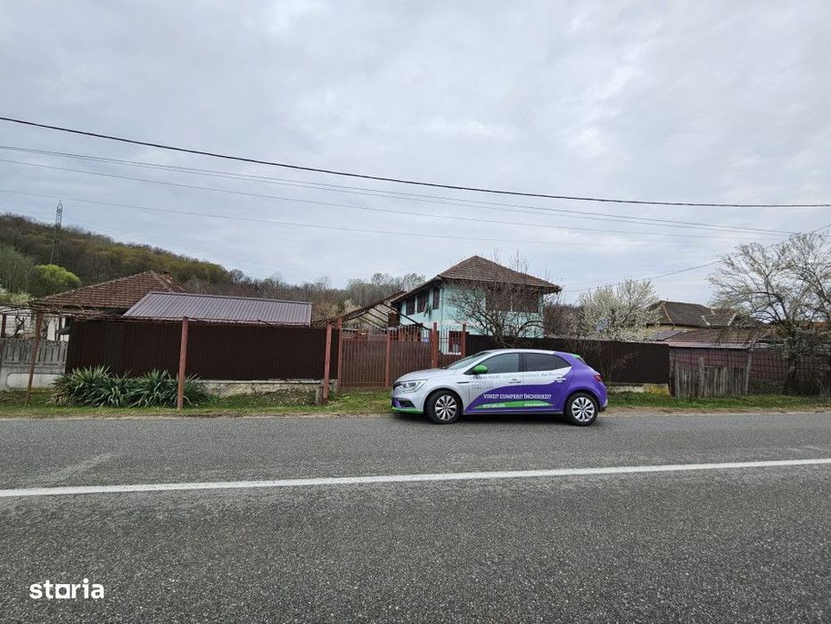 Vanzare casa P+1 situata in Comuna Ciuperceni