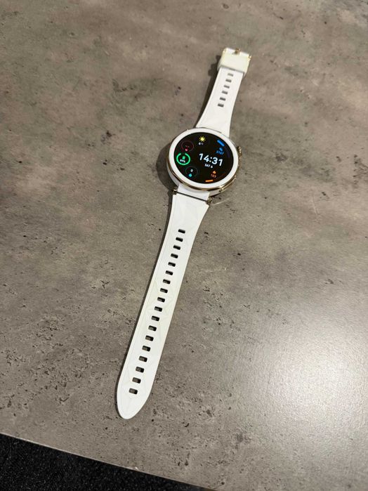 Huawei Watch GT 5 Pro 42mm White Fluoroelastomer Strap Като НОВ