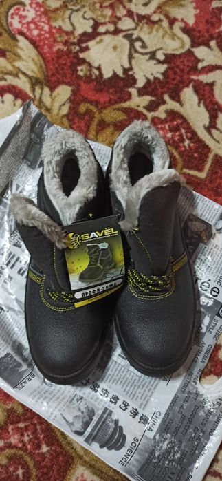 Продам спецобувь.