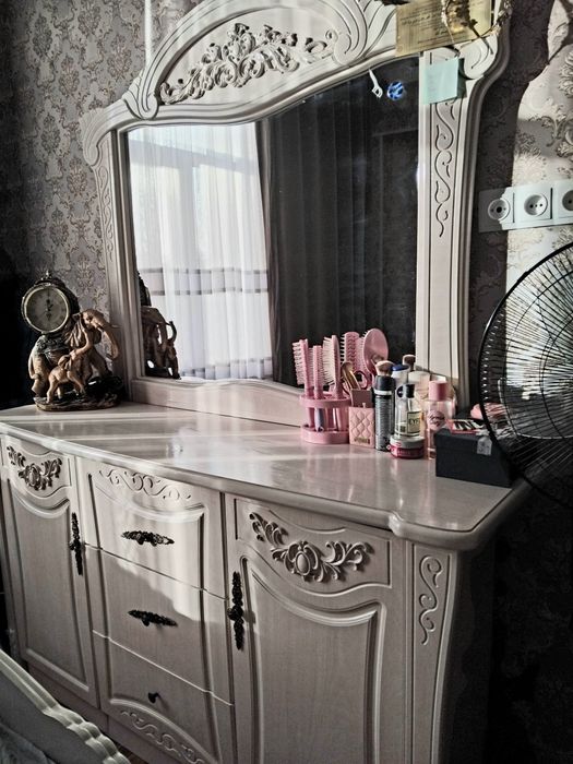 Спальня мебель молочный