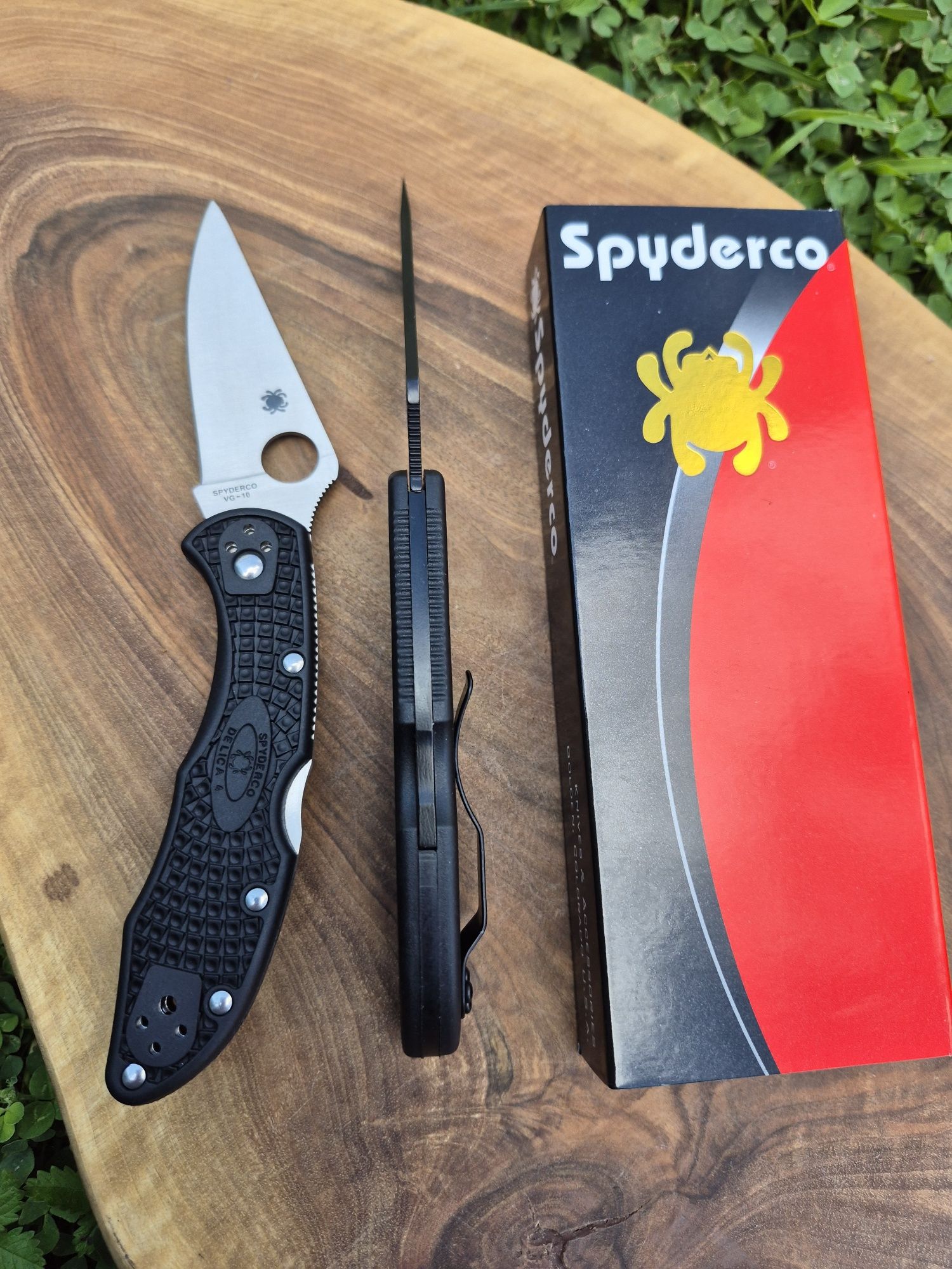 Сгъваем джобен нож Spyderco Delica 4,два цвята