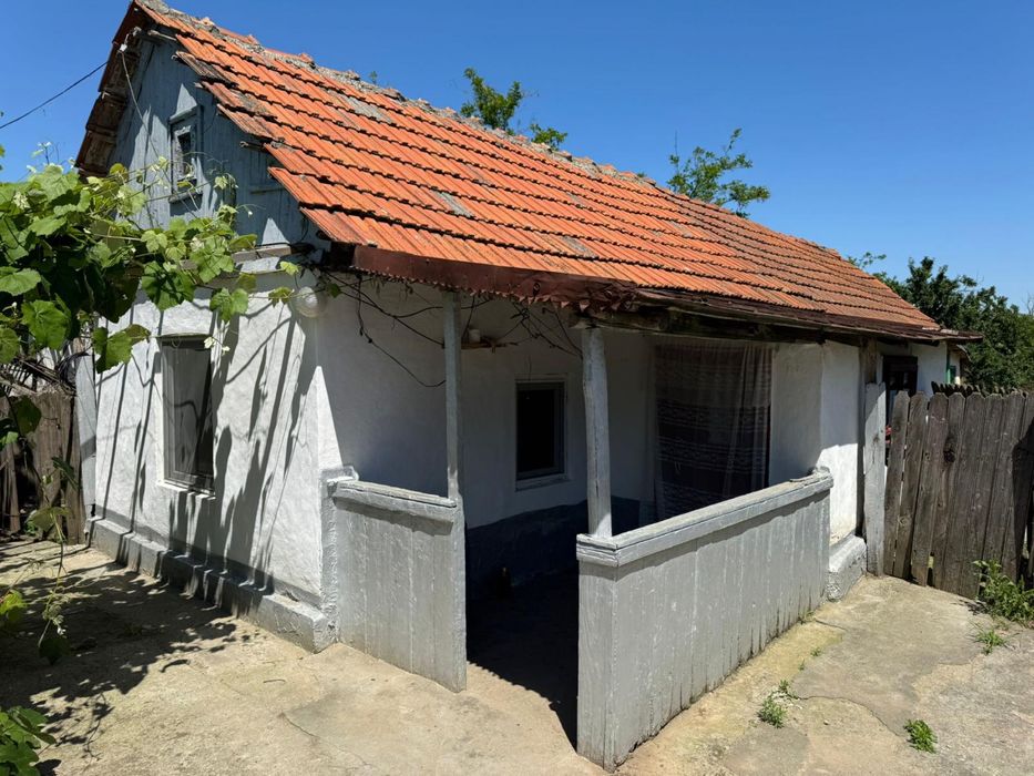 Casa de vanzare Comuna Ulmu Sat Mohreanu curte 1225mp