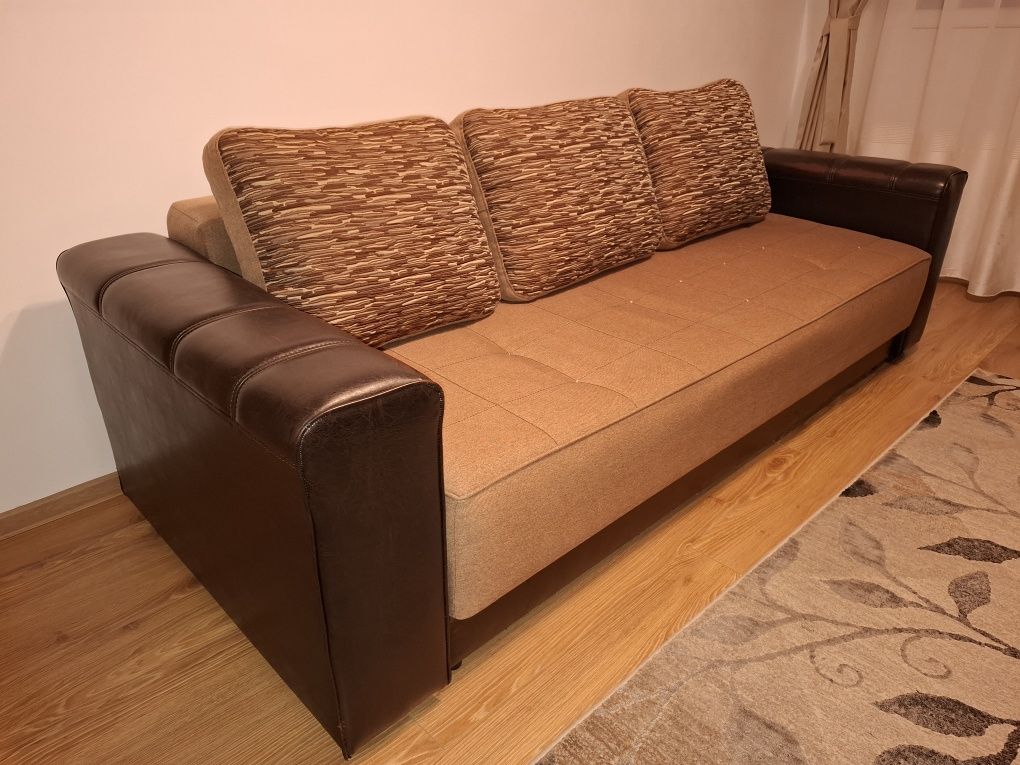 Canapea extensibilă cappuccino-wenge, 3 locuri, cu ladă depozitare.

C