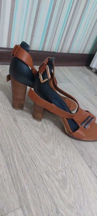 Босоножки летние на выход