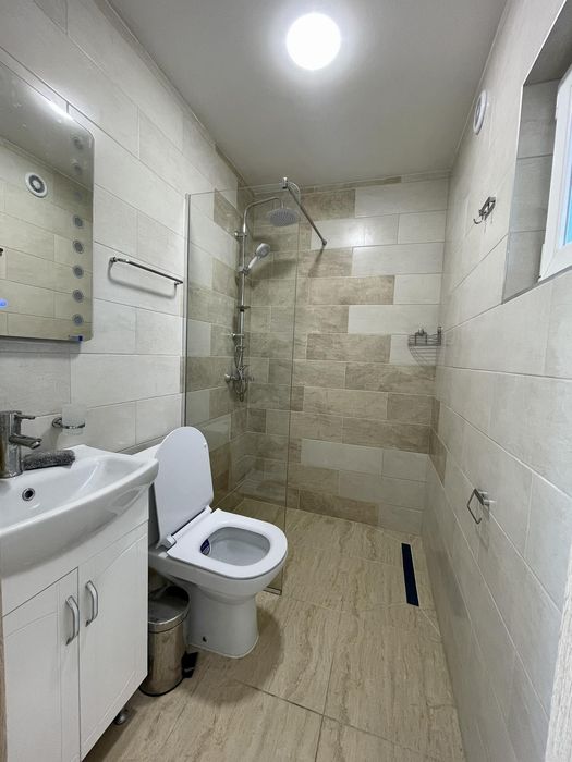 Двуетажна къща, под наем, м-т Ален мак