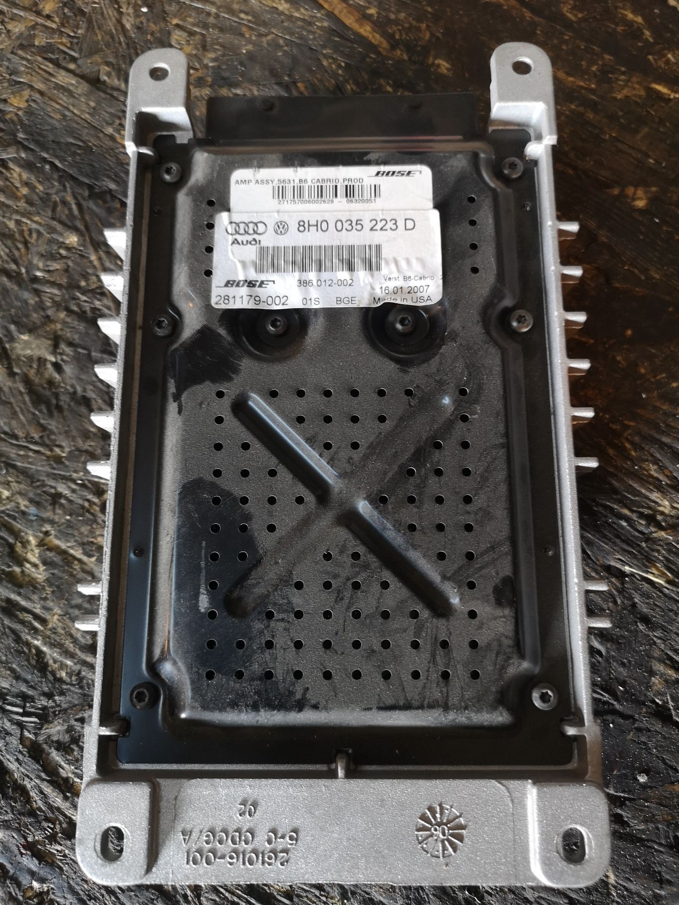 Amplificator, difuzoare BOSE Audi A4 B7 cabriolet 8H0035223D