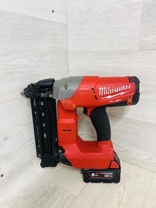 Milwaukee M18 CN 18 GS capsator milwaukee