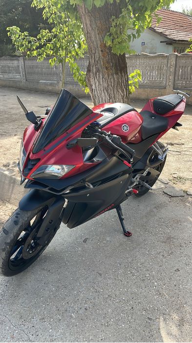 Vând Yamaha YZF-R125