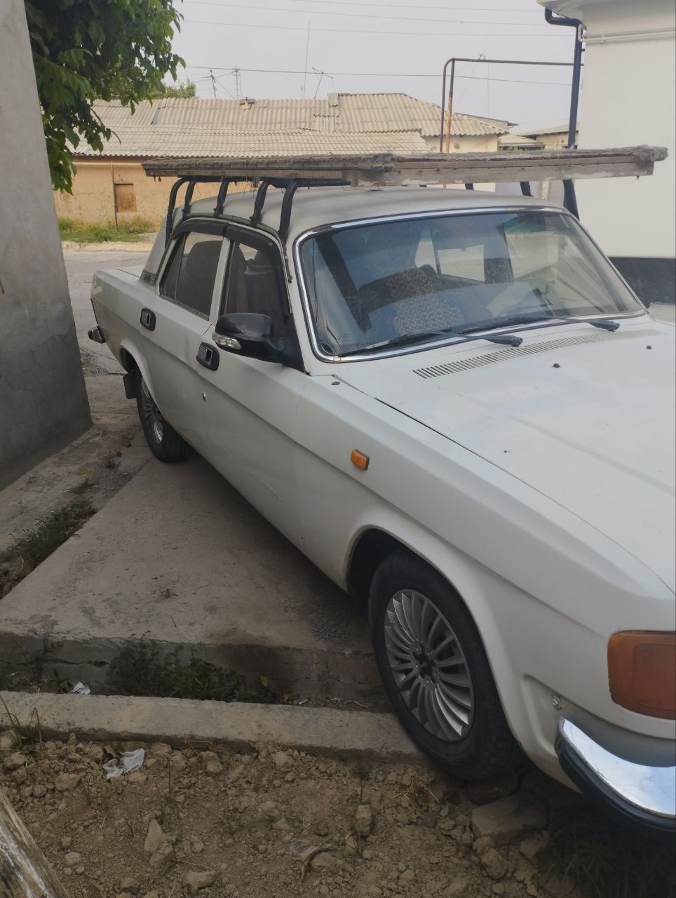 VOLGA sotiladi srochno