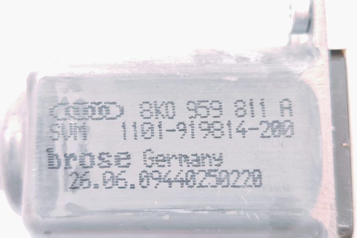 Motoras Macara  Stanga Spate  8K0959811A Audi A4 B8/8K