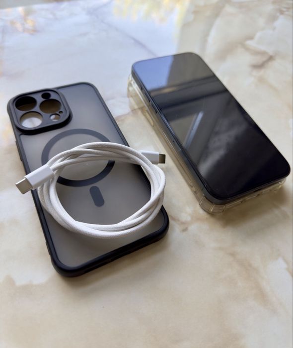iPhone 15 PRO  256 GB  98% Viata Bateriei