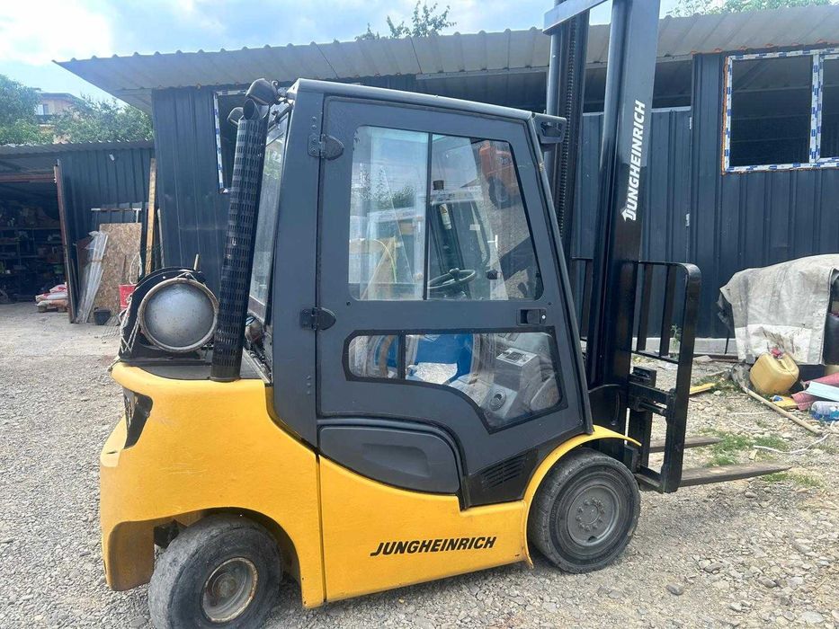 Vând Motostivuitor  GPL Jungheinrich