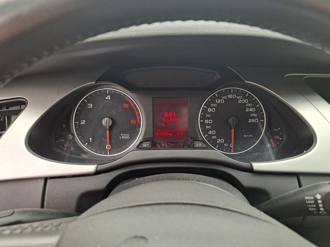 Audi a4 b8 2.0 tdi (avariat,lovit)