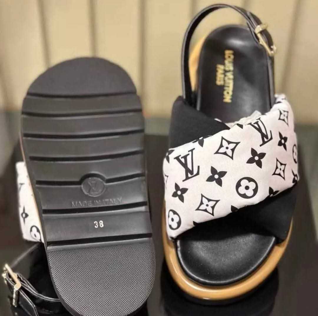 Висок клас дамски сандали Guess Louis Vuitton