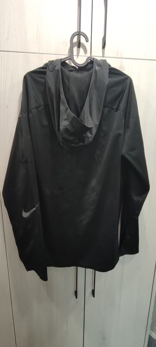 Ветровка Nike SHIELD