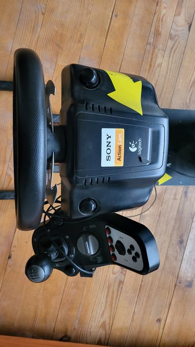 Геймърски волан Logitech g25 съвместим с playstation pc компютър