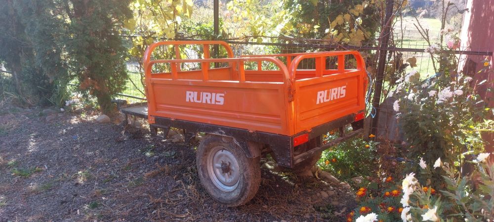 Vand remorca motocultor ca noua