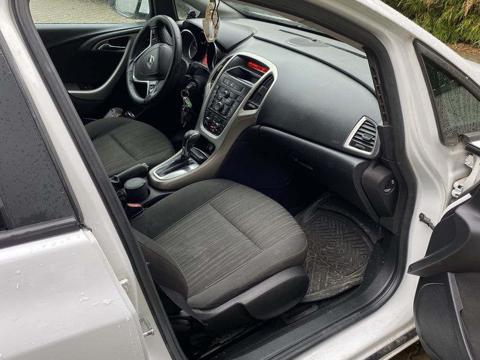 Opel Astra J 2012