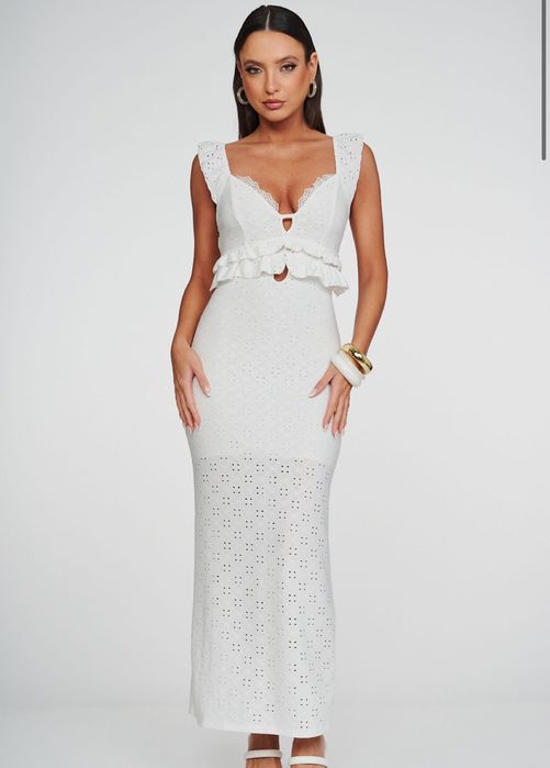 Бяла дълга лятна рокля