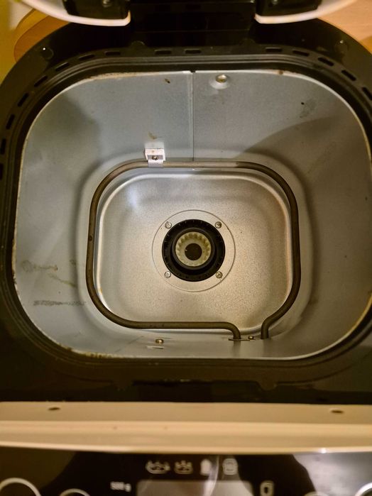 Продавм хлебопекарна Moulinex или еър фрайер Tefal