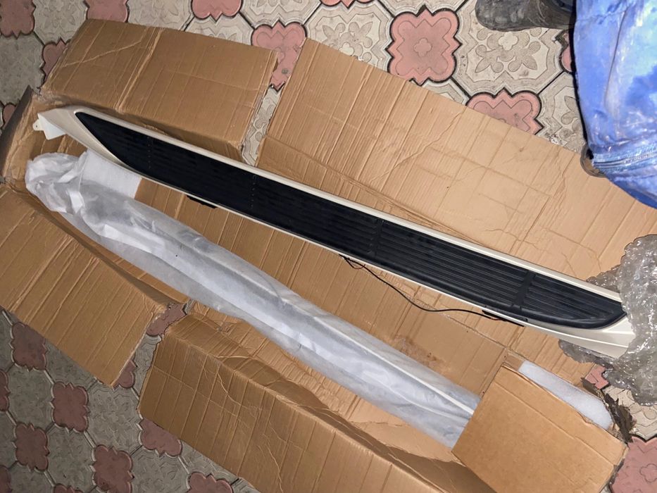 Продам порог на Lexus 470