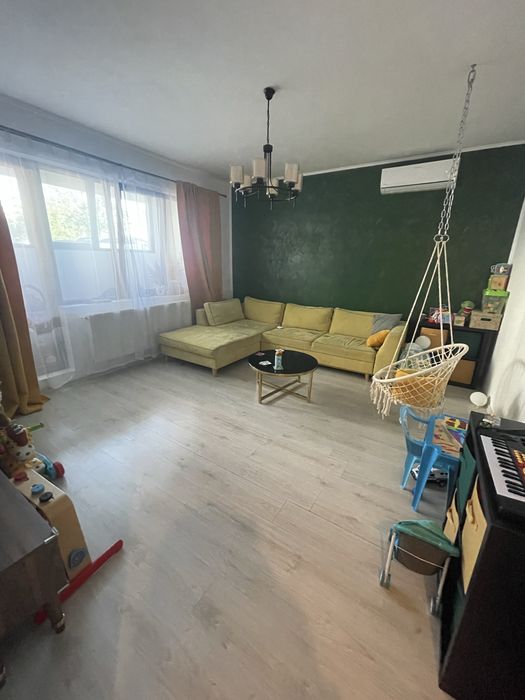 Apartament 3 camere Demisol, str Weiner Palada