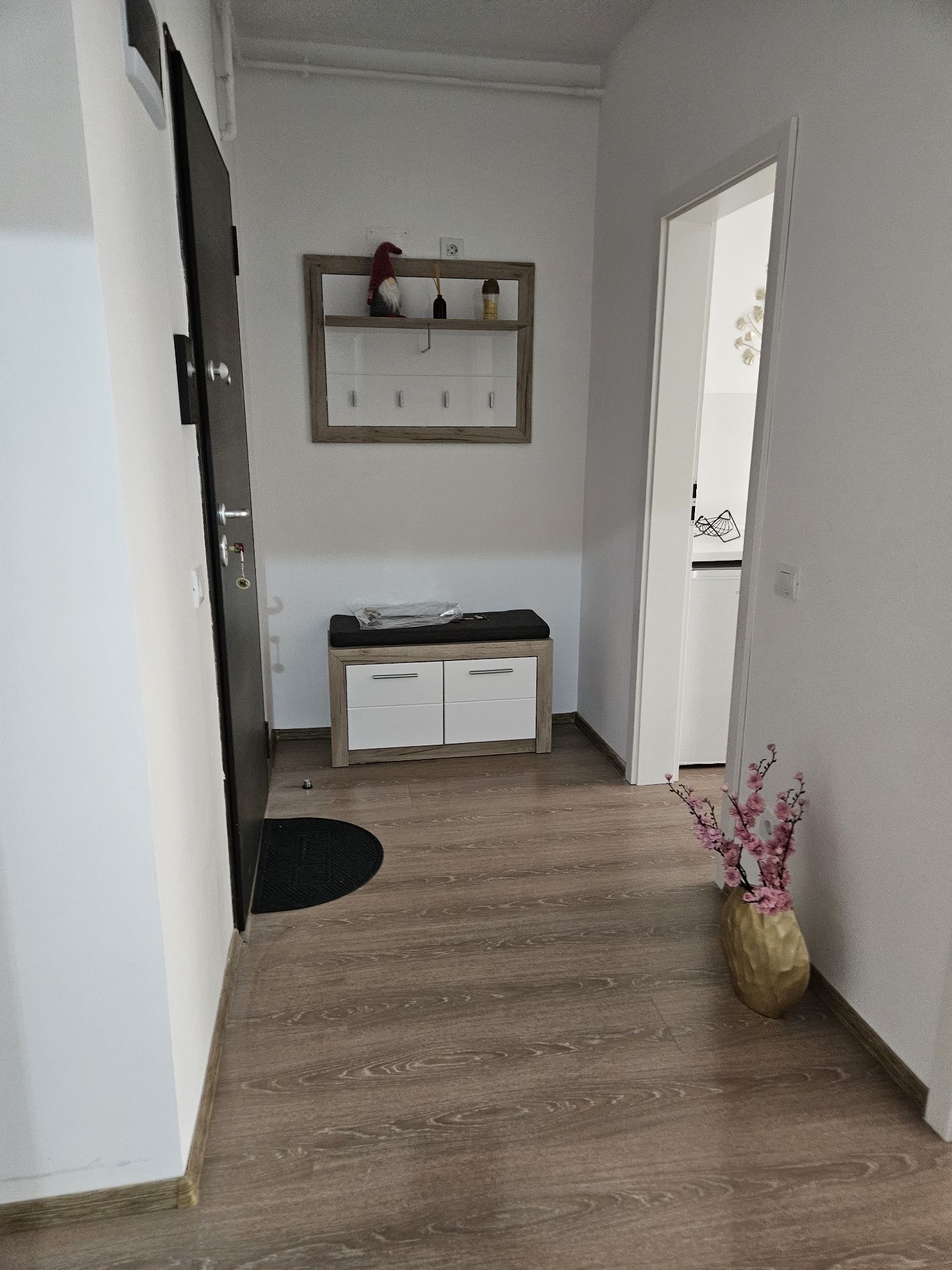 Închiriez garsoniera Exigent Plaza