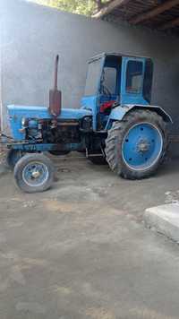 T28 traktor sotiladi