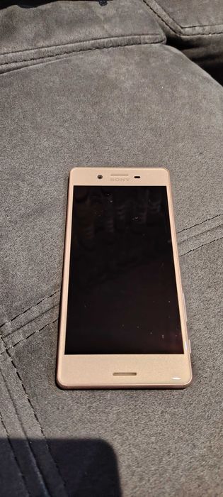 Смартфон Sony Xperia X