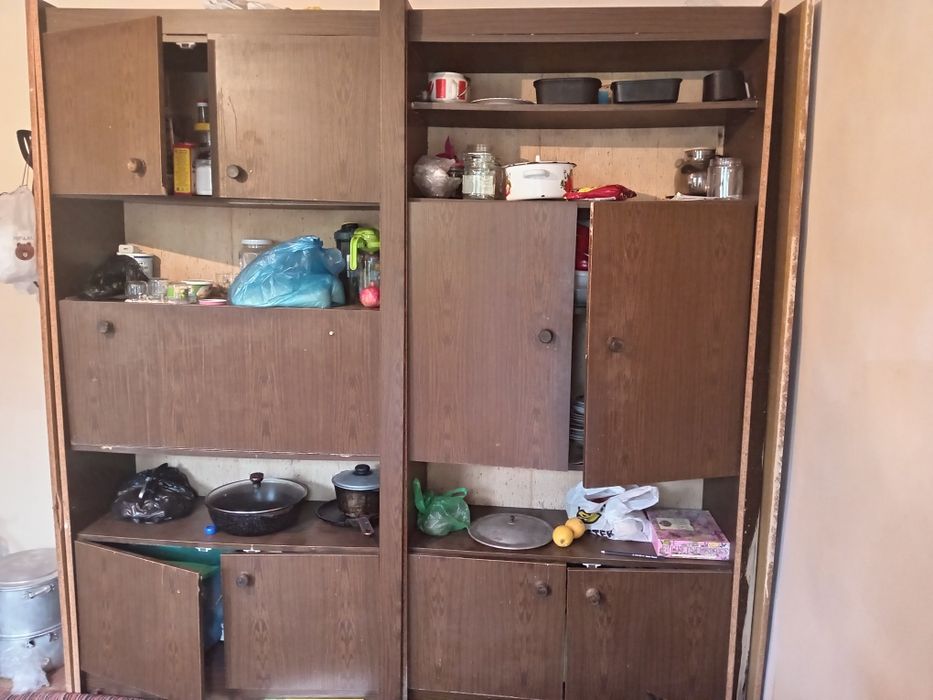 Gaz plitasi rakvina shkaf