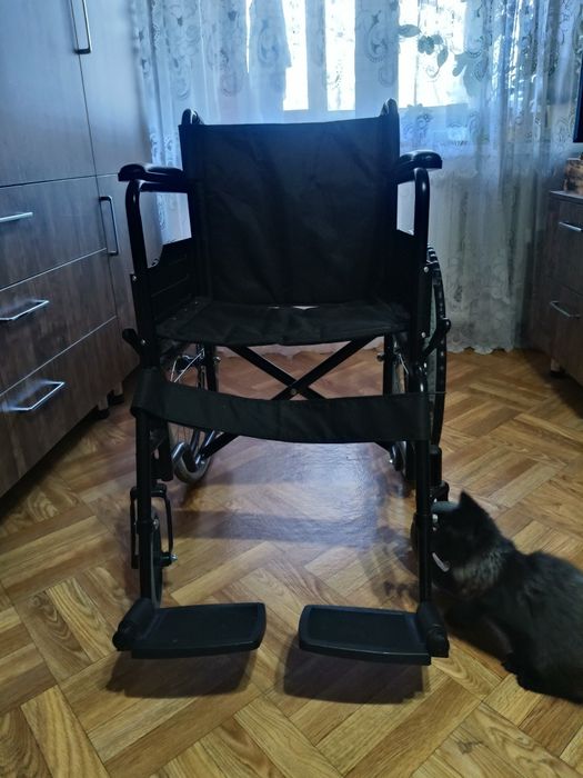 Продам инвалидную коляску