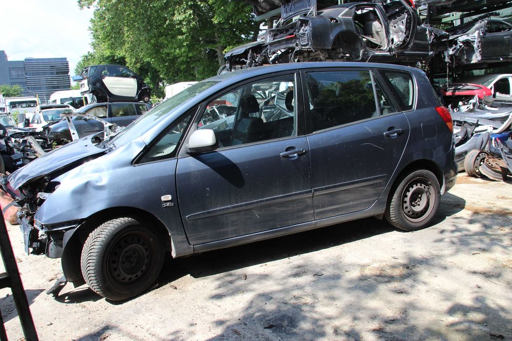 Тойота Версо 2.0 D-4D   - само на части Toyota Verso