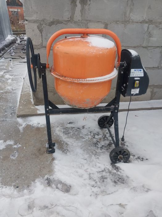 Бетоносмеситель.