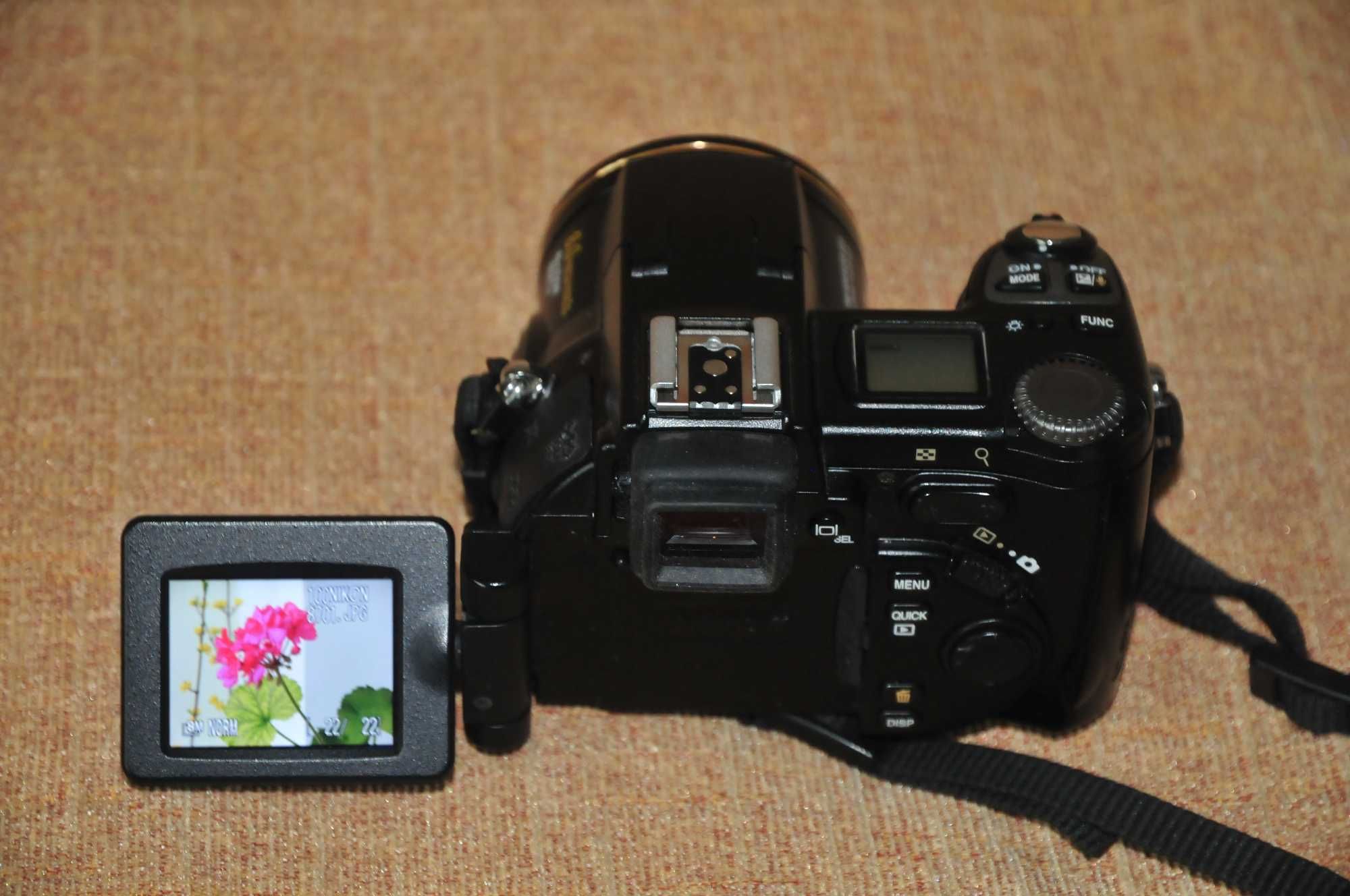 Продавам Nikon Coolpix 8700