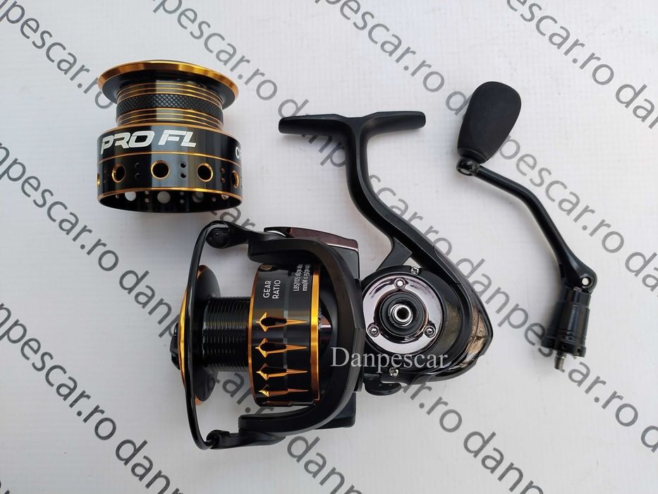 Mulineta Crap si Feeder PRO FL Cast Force CF7000 cu 2 TAMBURI METALICI
