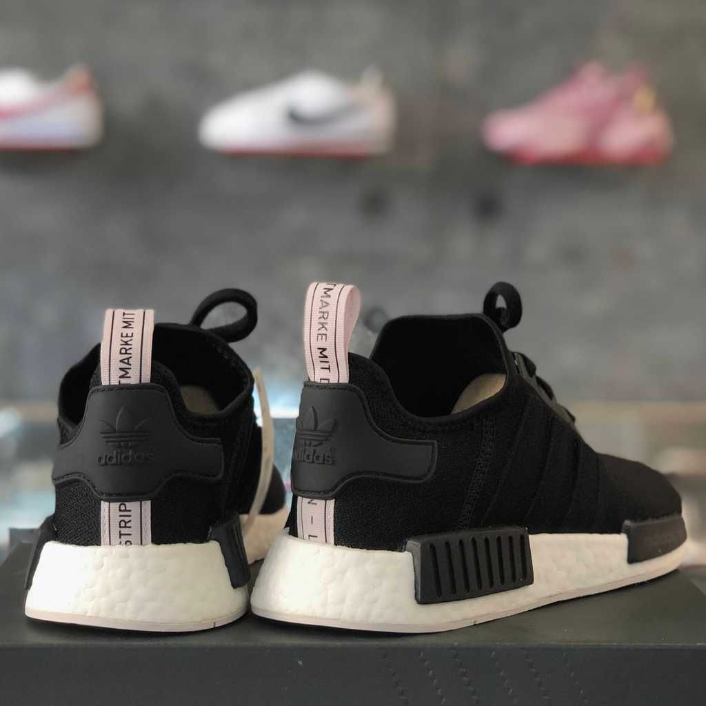 Оригинални дамски маратонки * ADIDAS NMD_R1 * EU40 2/3