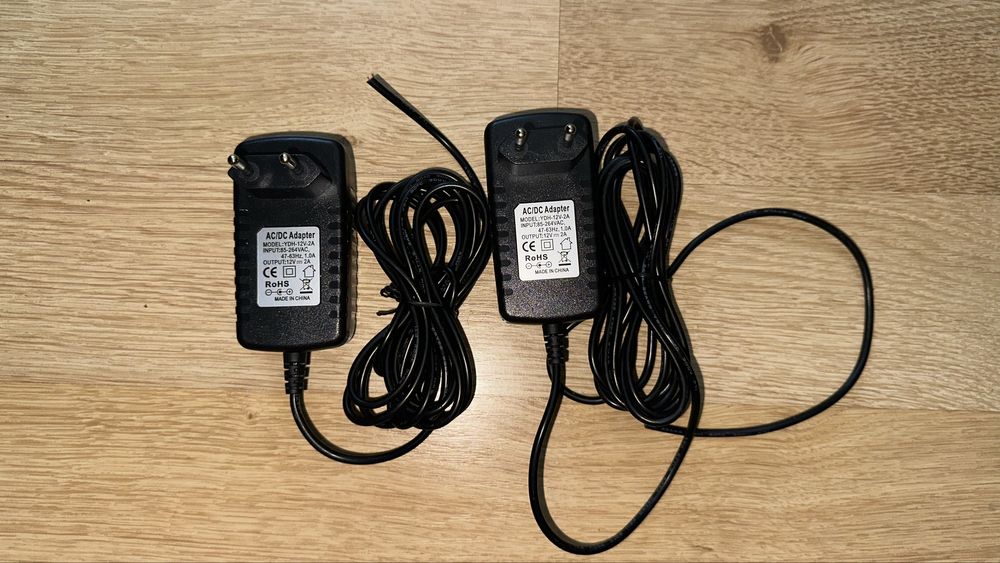 Alimentaror 7,4 V 2,5A DC transformator incarcator 12 V 2 Amperi