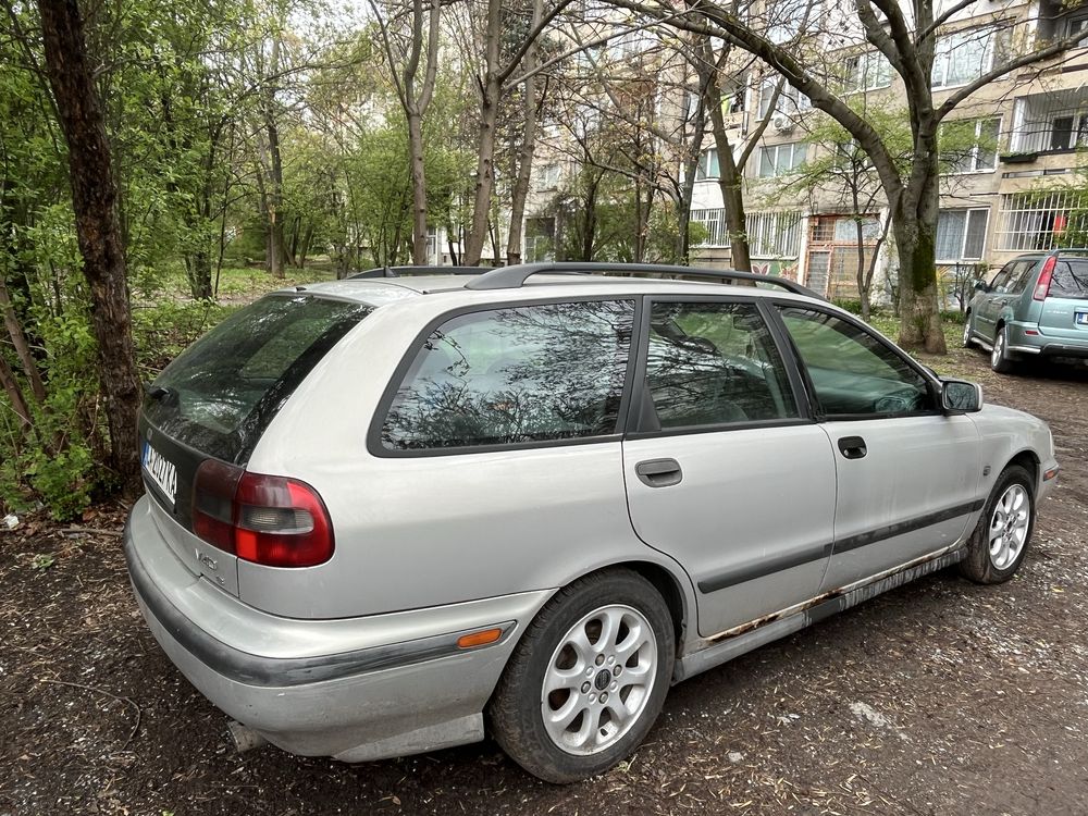 Volvo V40 за части