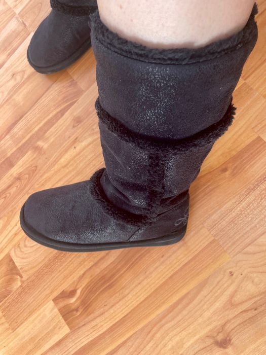 Vând UGGuri negre 36-37
