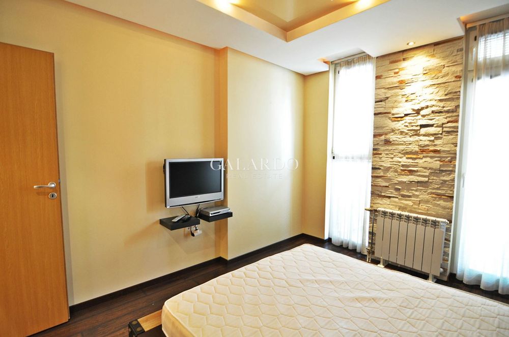 Дава се под наем Тристаен апартамент в София, Център - 89 кв.м за 700 € - Снимка #8